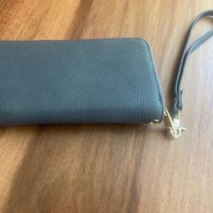 WOMEN'S BRAND NEW GREY GOLD WRISTLET